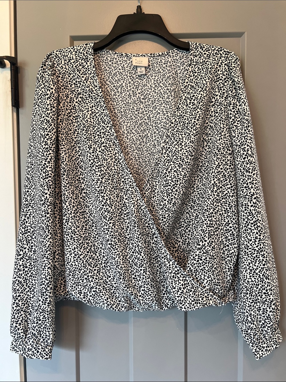 A New Day Black and White Ditsy Floral Top Size Medium